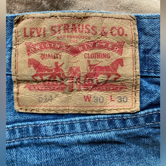 Levi’s 514 30x30 Medium Wash Excellent condition - Picture 3 of 4